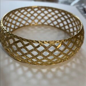 Elegant Gold Tone Mesh Bangle Bracelet